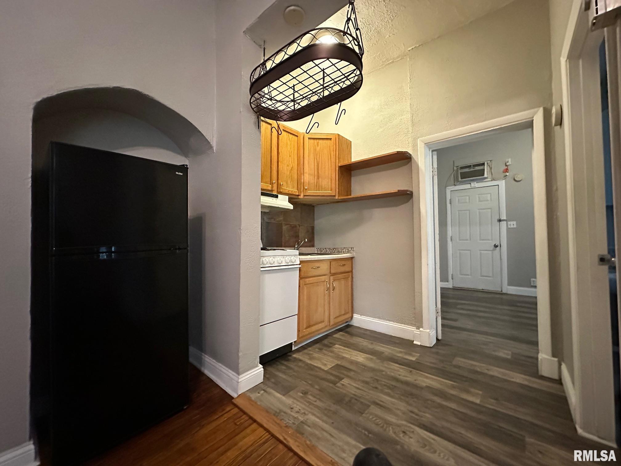 333 South Douglas Avenue, Unit 2 Springfield, IL 62704 - Photo 4 of 11