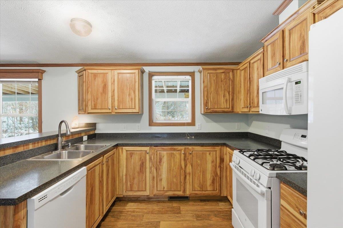 149 Third Street Berlin, VT 05602 - Photo 7 of 36