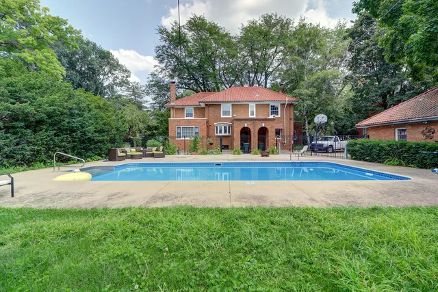 $280,000 | 1411 1st Avenue, Sterling, IL 61081