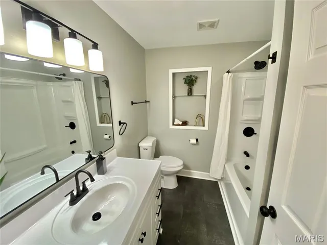 $225,000 | 5835 Old Poag Road, Edwardsville, IL 62025