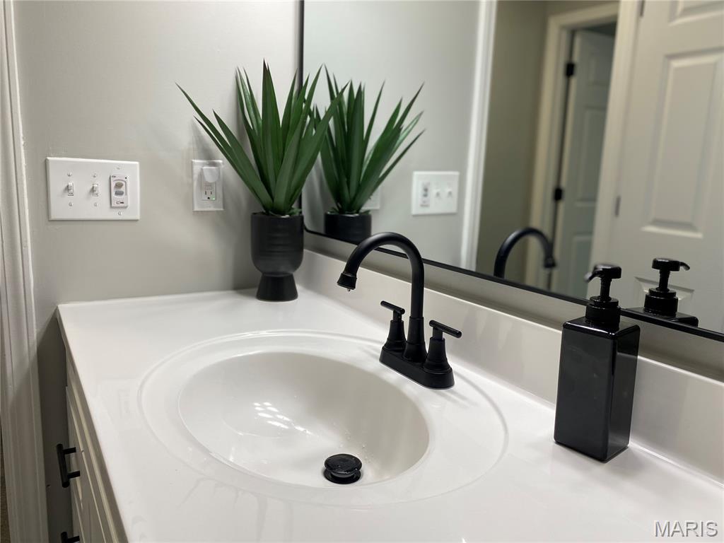 5835 Old Poag Road Edwardsville, IL 62025 - Photo 16 of 22 Gallery Image 16
