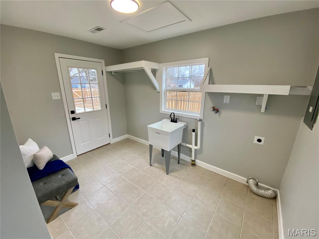 5835 Old Poag Road Edwardsville, IL 62025 - Photo 20 of 22 Gallery Image 20