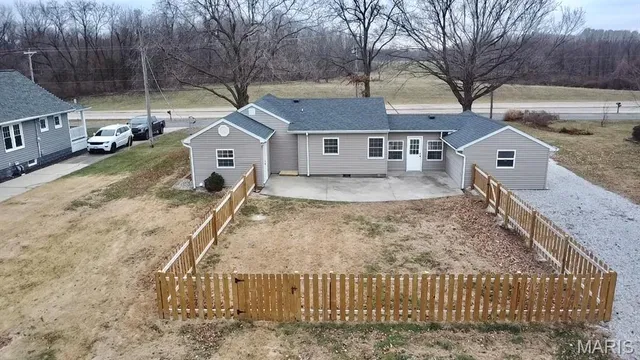 $225,000 | 5835 Old Poag Road, Edwardsville, IL 62025