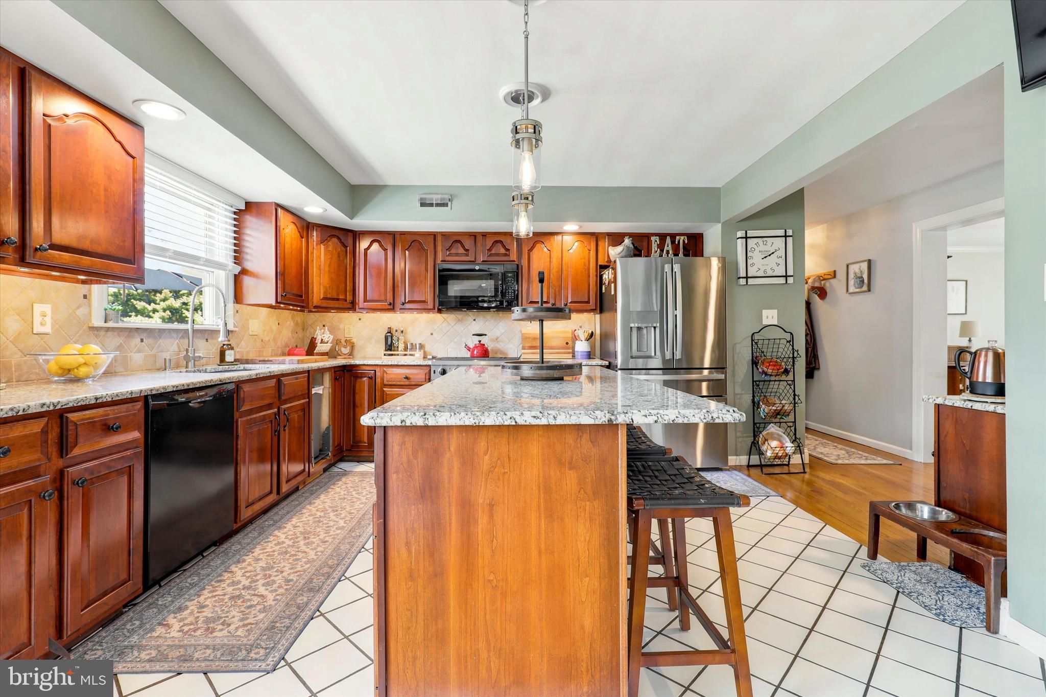 1223 Hollow Road Collegeville, PA 19426 - Photo 11 of 43 Large Island
