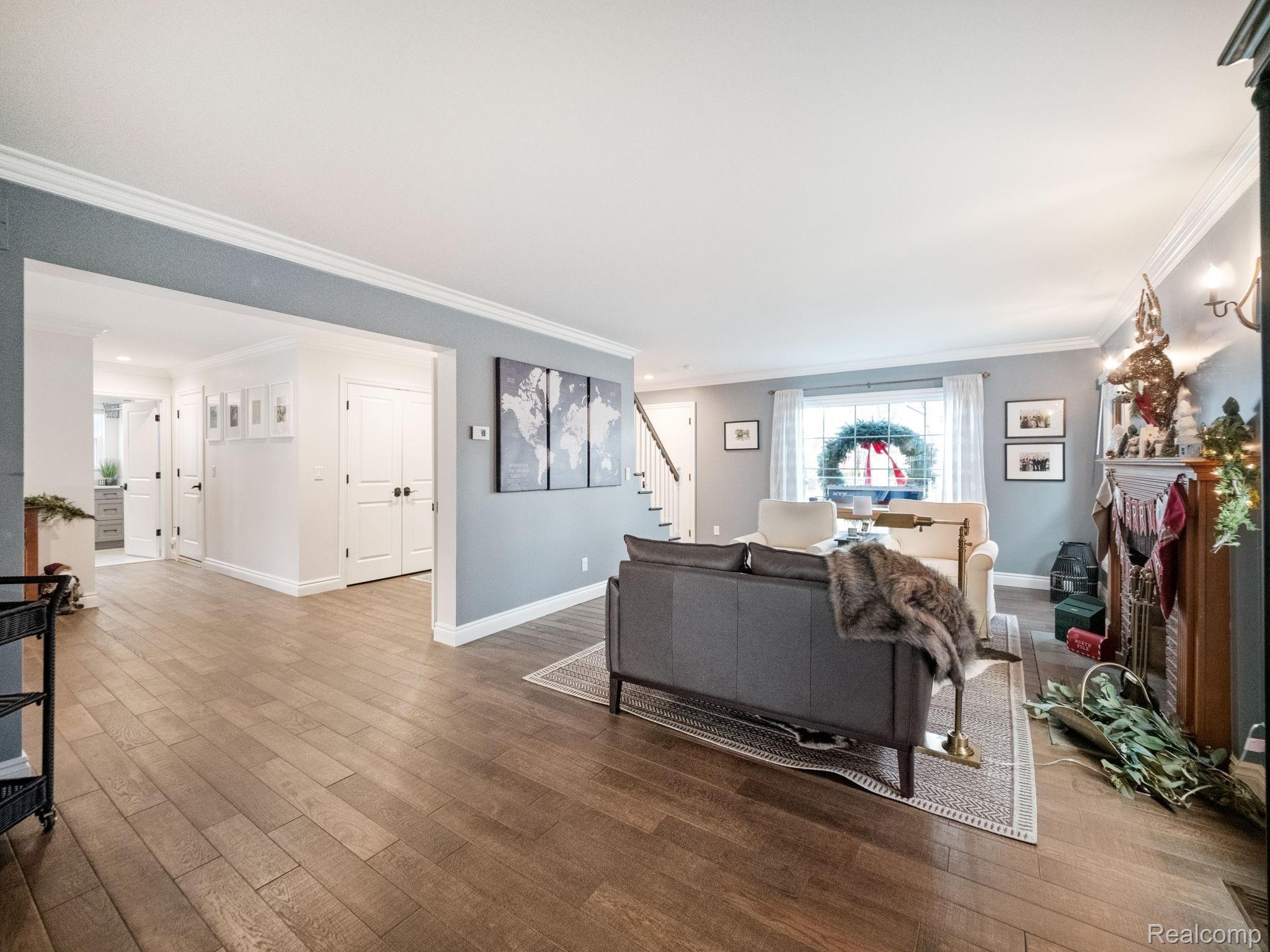 861 Washington Road Grosse Pointe, MI 48230 - Photo 7 of 46 5.jpg