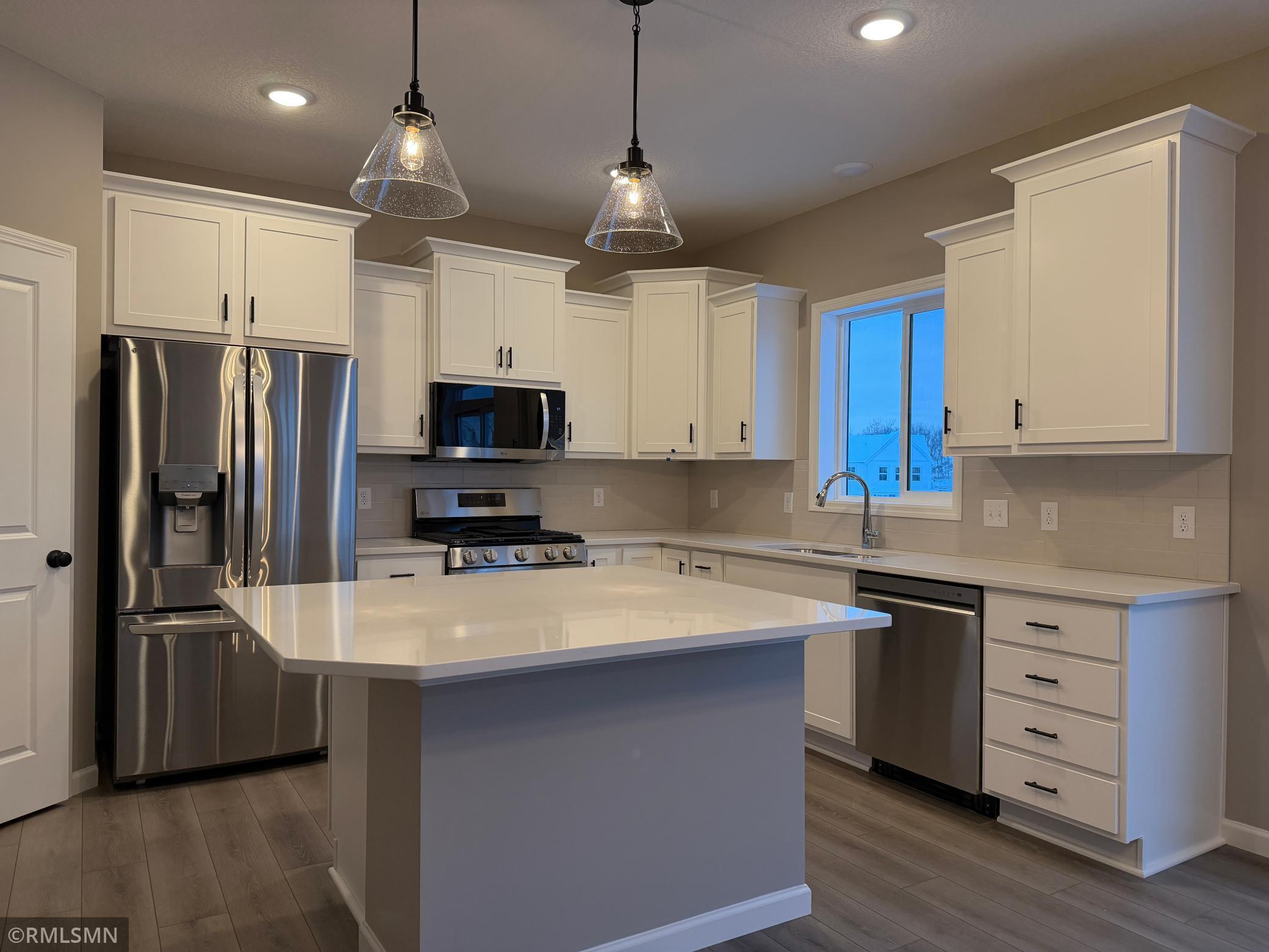 6173 Rachele Avenue Northeast Rogers, MN 55374 - Photo 3 of 20