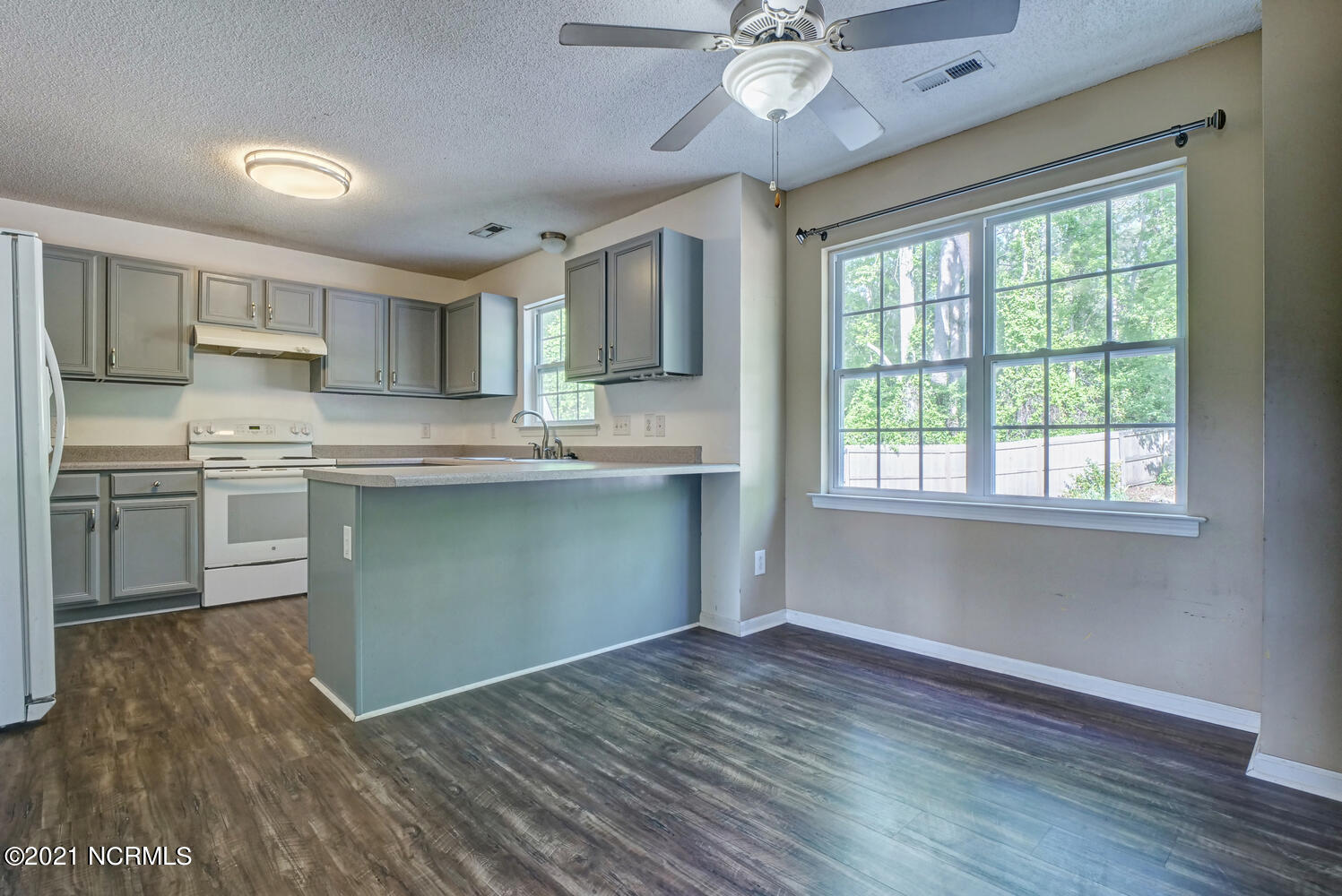 149 Core Road Richlands, NC 28574 - Photo 11 of 32 149 Core Rd Richlands NC 28574-large-012