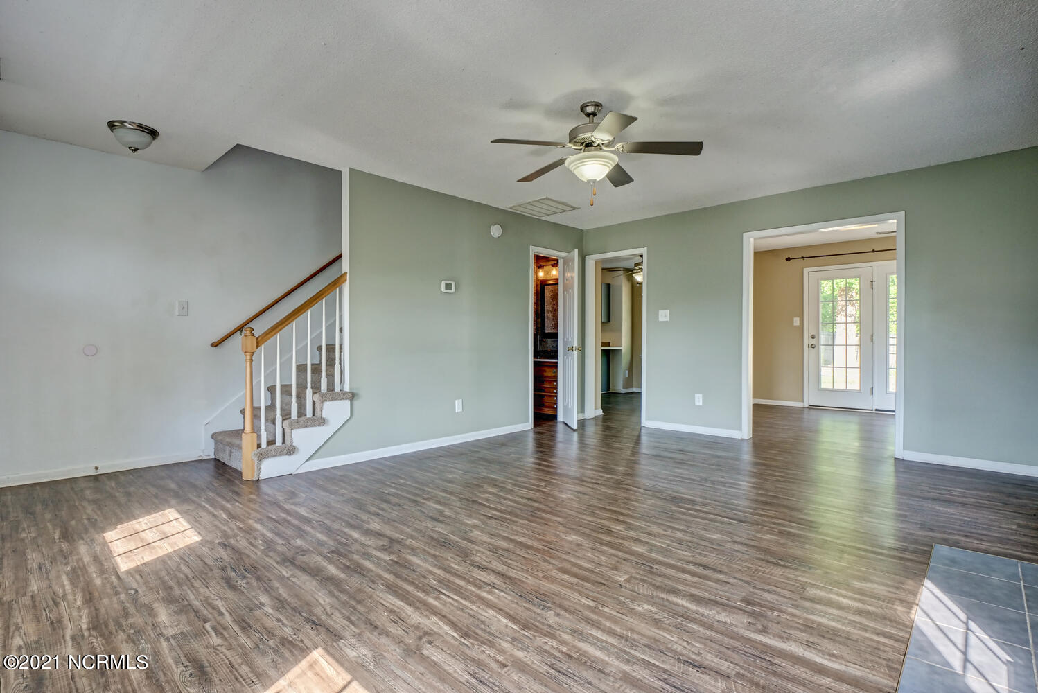 149 Core Road Richlands, NC 28574 - Photo 5 of 32 149 Core Rd Richlands NC 28574-large-006