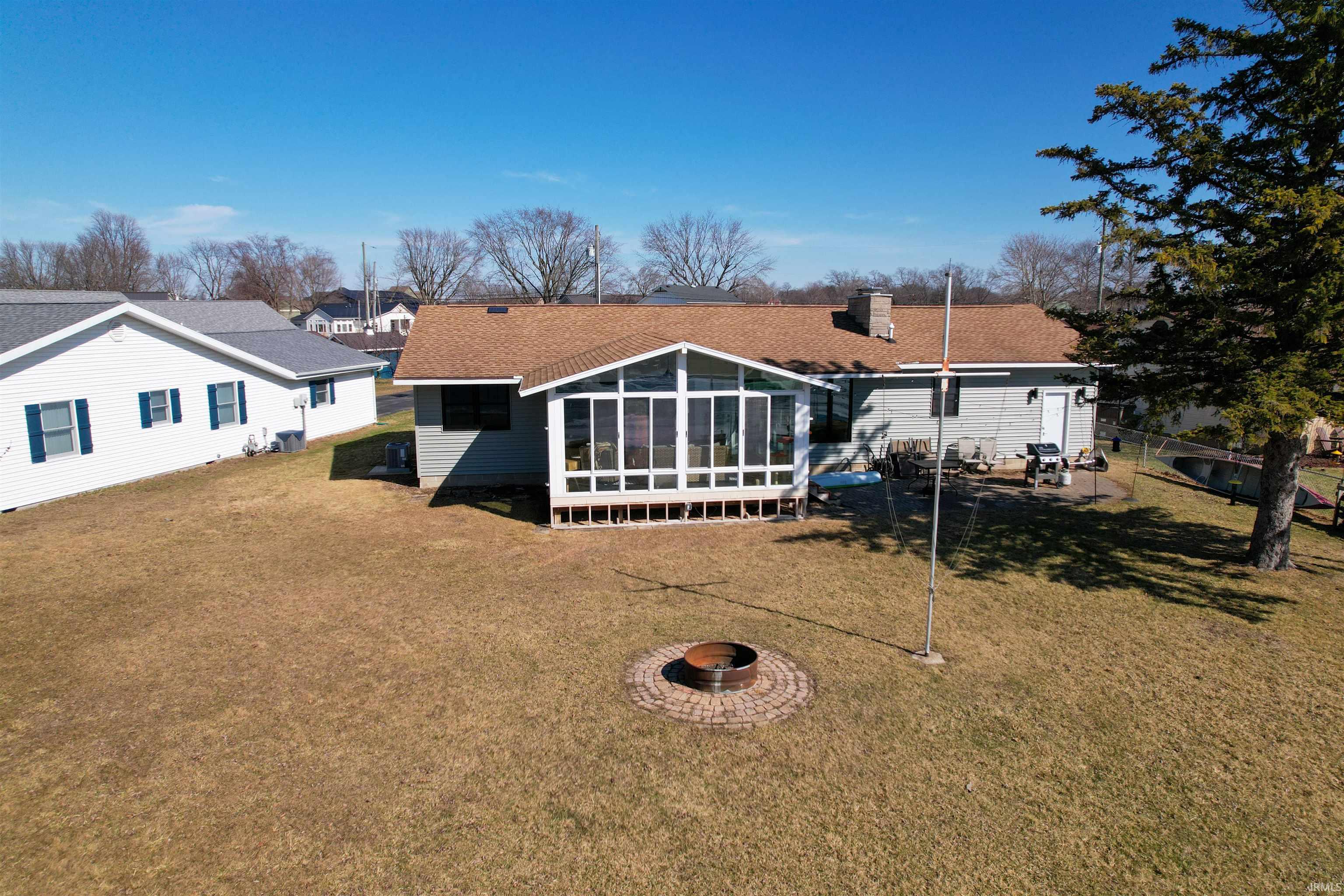 2613 Wolfs Point Drive Rochester, IN 46975 - Photo 6 of 37