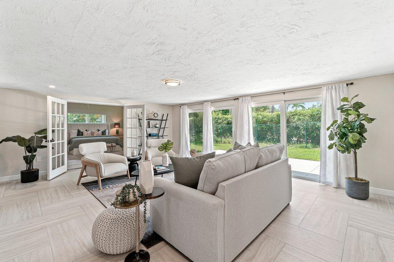 718 West Camino Real Boca Raton, FL 33486 - Photo 14 of 30 Family Room