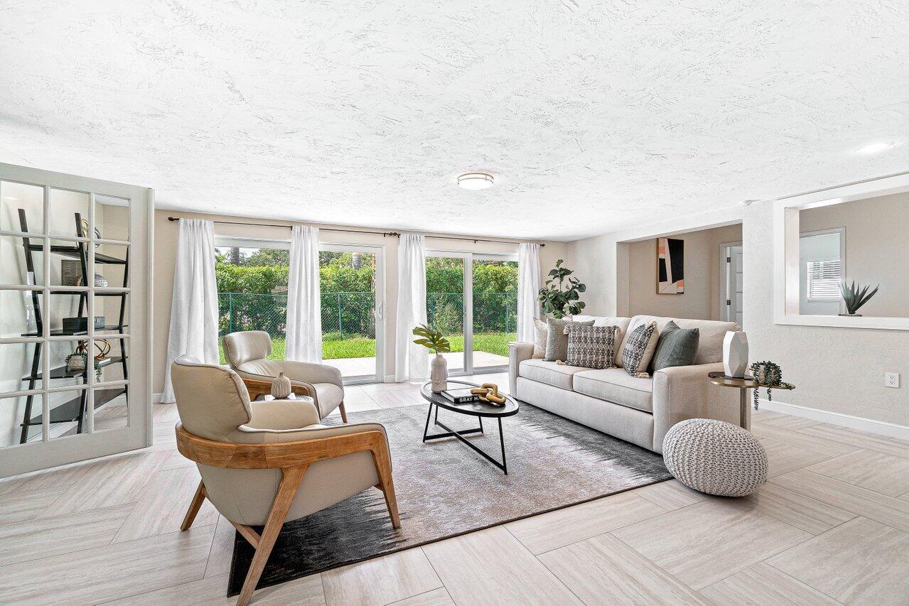 718 West Camino Real Boca Raton, FL 33486 - Photo 15 of 30 Family Room