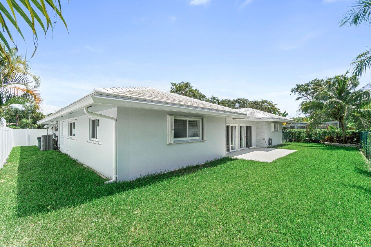 718 West Camino Real Boca Raton, FL 33486 - Photo 28 of 30 Backyard