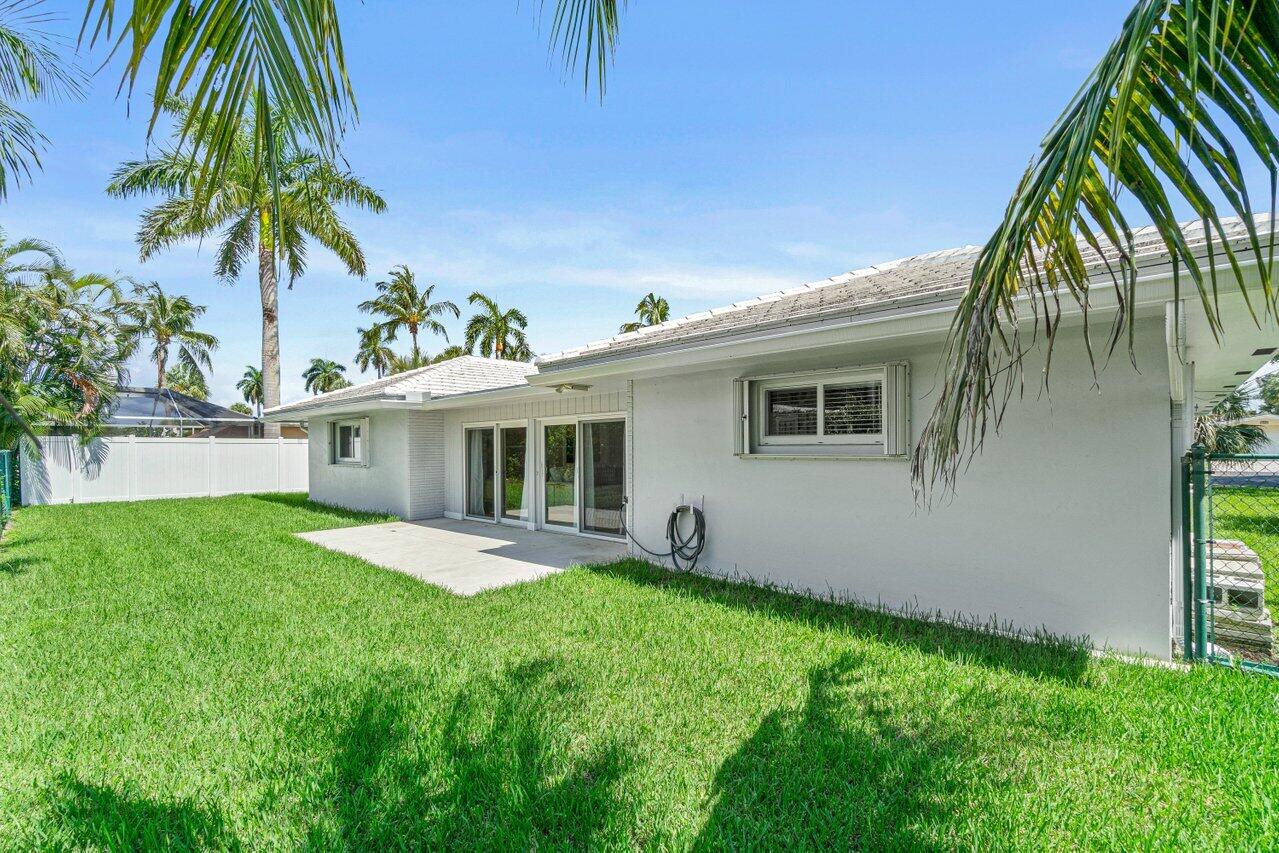 718 West Camino Real Boca Raton, FL 33486 - Photo 29 of 30 Backyard