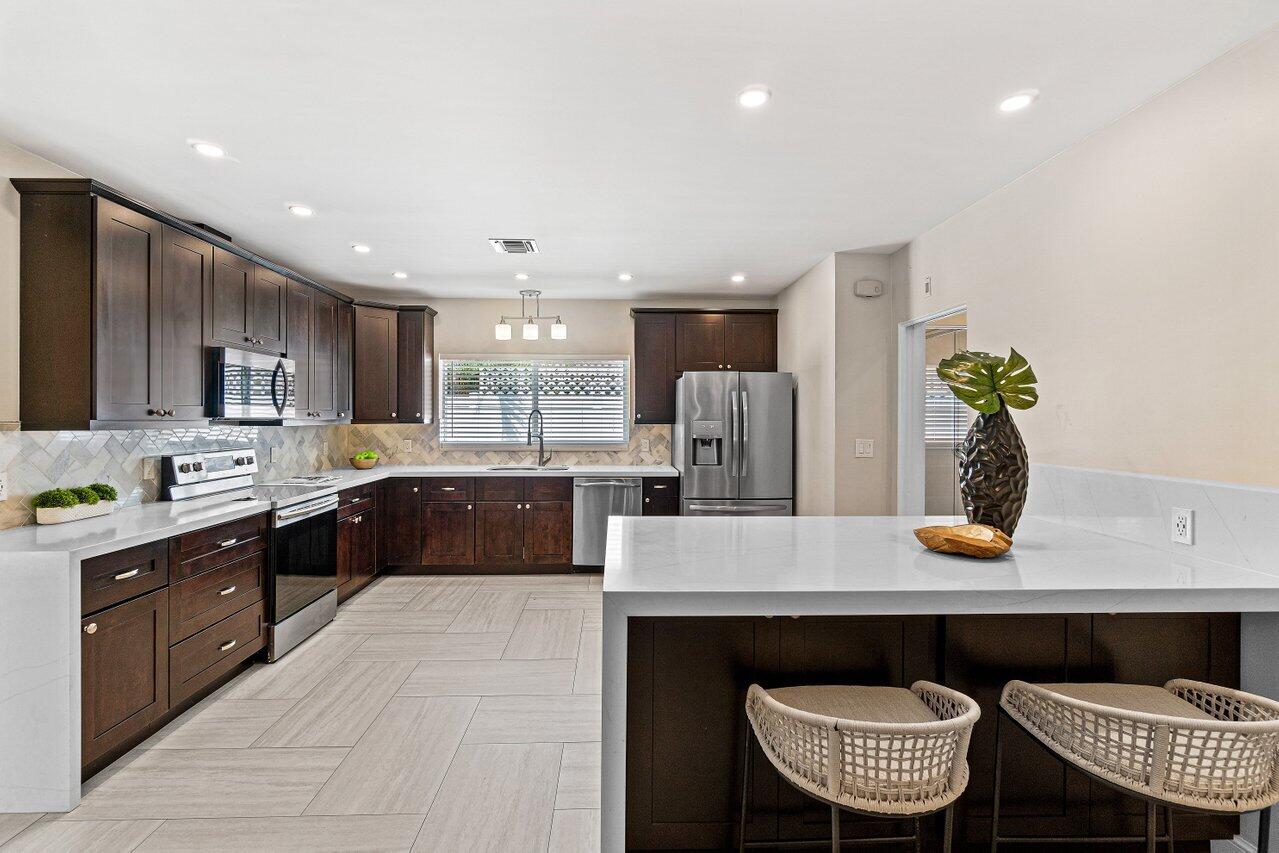 718 West Camino Real Boca Raton, FL 33486 - Photo 7 of 30 Kitchen
