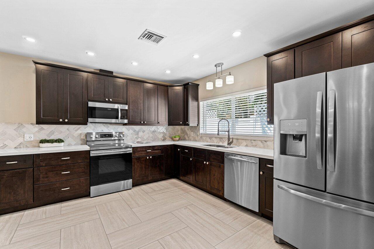 718 West Camino Real Boca Raton, FL 33486 - Photo 9 of 30 Kitchen