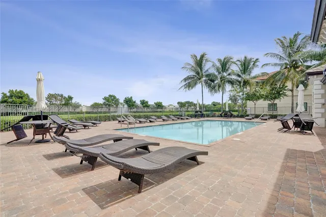 $515,000 | 4204 North Dixie Highway, Unit 1, Oakland Park, FL 33334