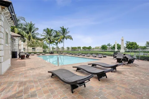 $515,000 | 4204 North Dixie Highway, Unit 1, Oakland Park, FL 33334