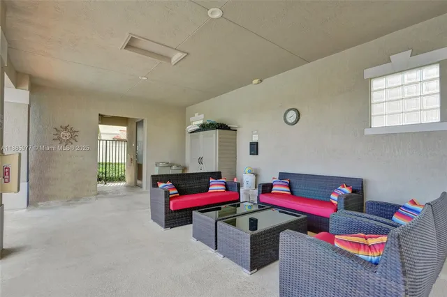 $515,000 | 4204 North Dixie Highway, Unit 1, Oakland Park, FL 33334