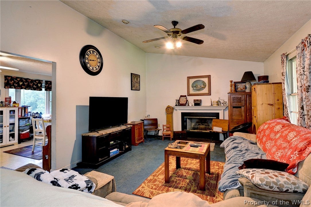 217 Rich Road Yorktown, VA 23693 - Photo 4 of 27 Gallery Image 4