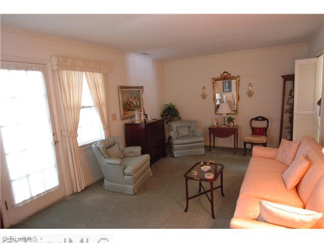 2930 St Marks Road Southwest, Unit G Winston-Salem, NC 27103 - Photo 2 of 11 Living Room.