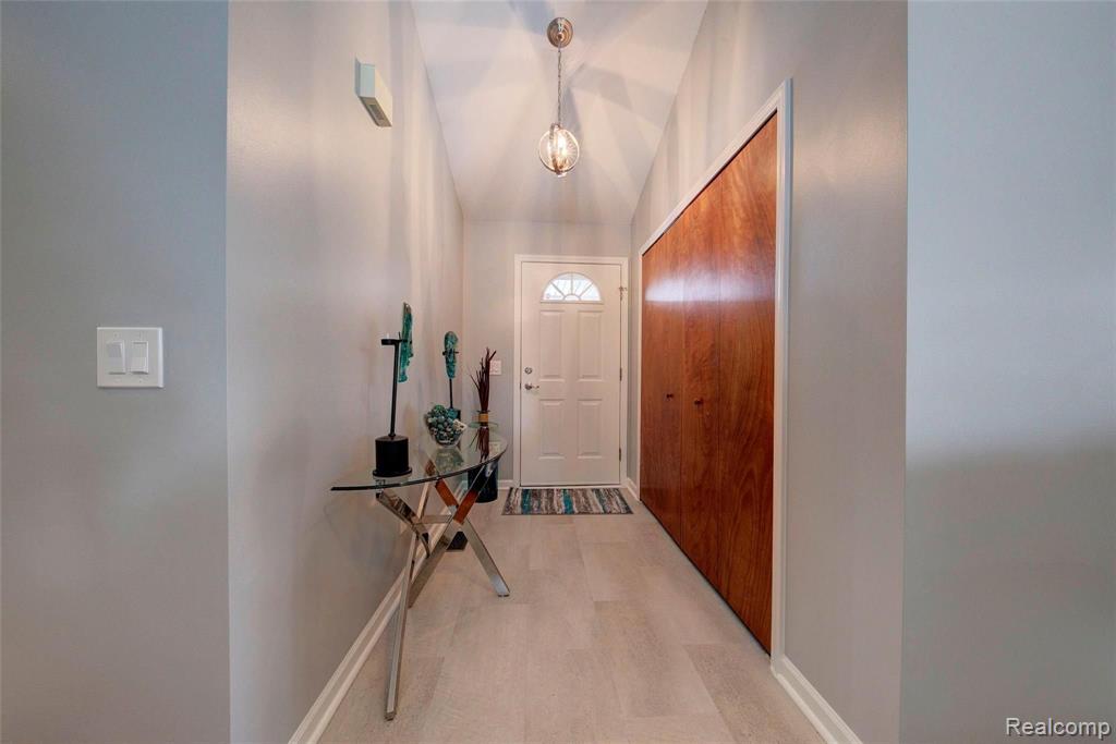 33015 Mazara Drive Fraser, MI 48026 - Photo 8 of 41