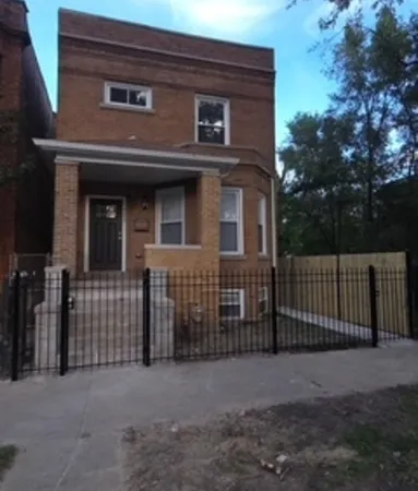 $399,000 | 6627 South St Lawrence Avenue, Chicago, IL 60637