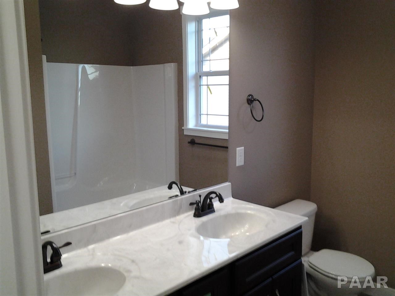 1412 Kingsbury Road Washington, IL 61571 - Photo 15 of 31 Gallery Image 15