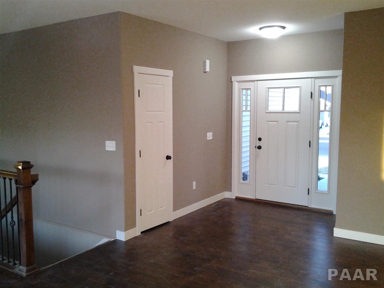 1412 Kingsbury Road Washington, IL 61571 - Photo 3 of 31 Gallery Image 3