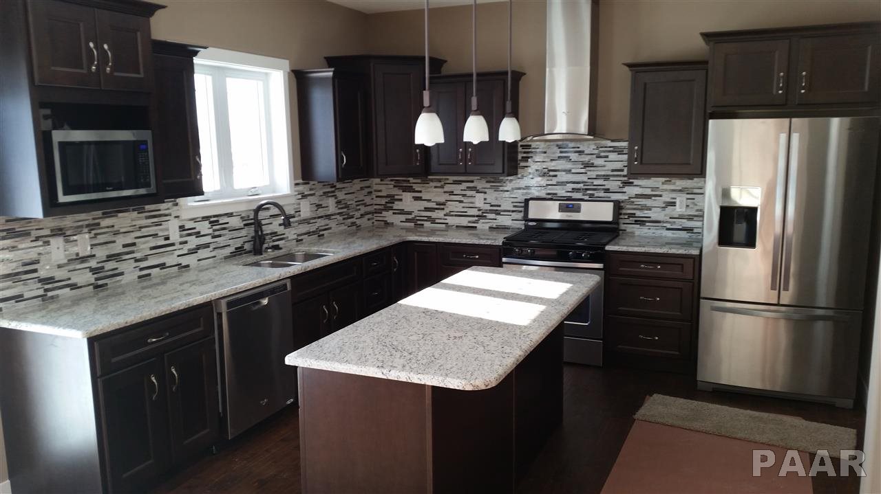 1412 Kingsbury Road Washington, IL 61571 - Photo 7 of 31 Gallery Image 7
