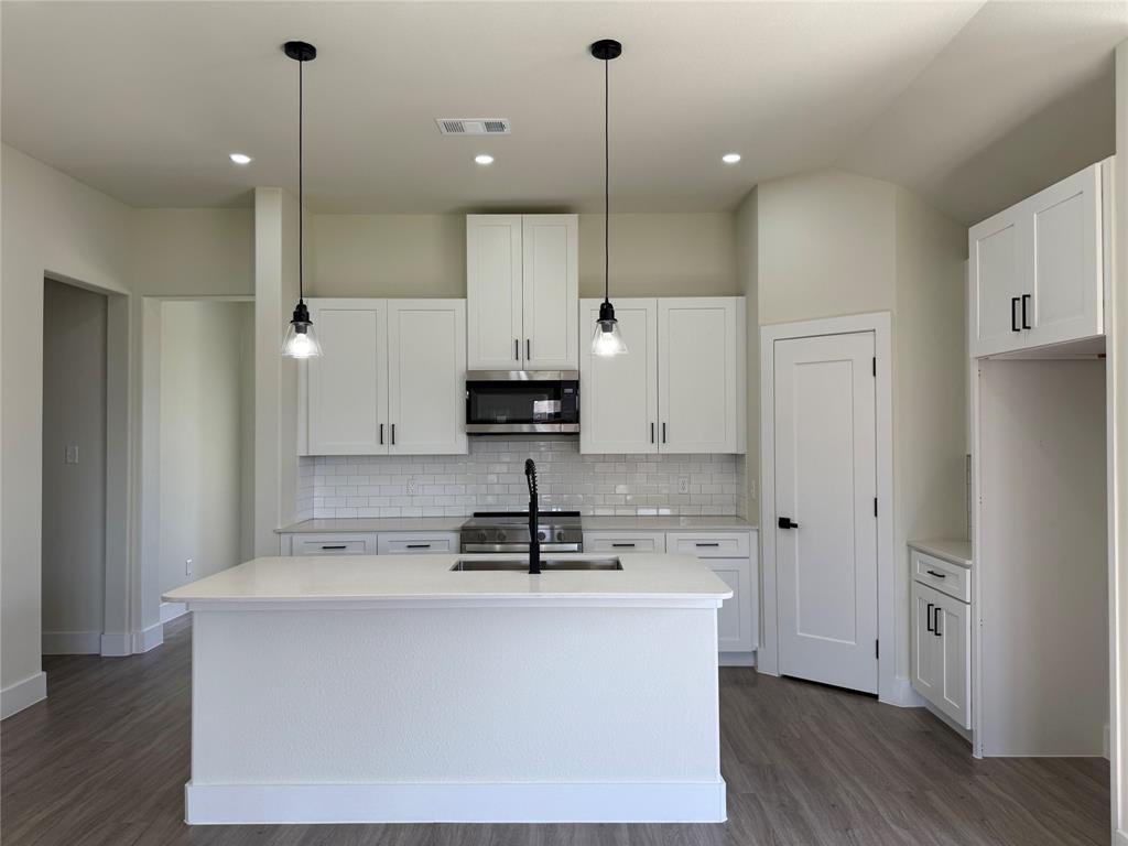 209 Reliance Road Godley, TX 76044 - Photo 7 of 19 Gallery Image 7