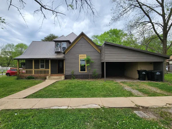 $1,800 | 401 North Polk Street, Tullahoma, TN 37388