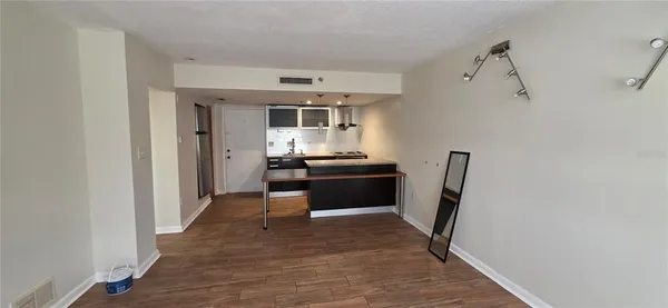 $1,600 | 701 South Madison Avenue, Unit 407, Clearwater, FL 33756
