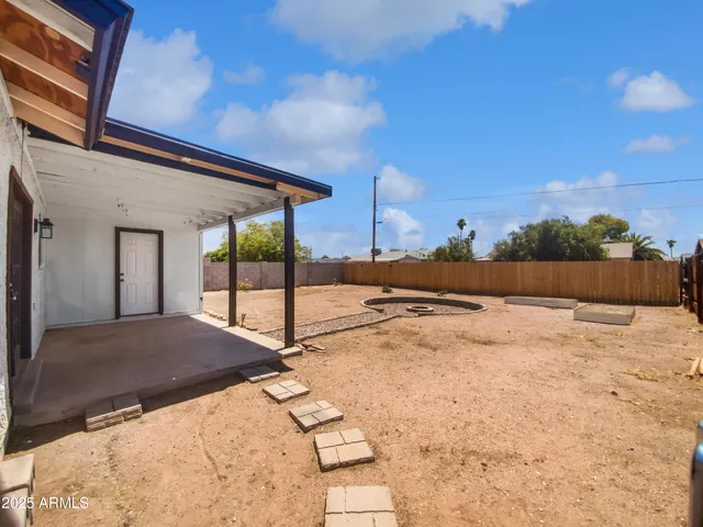 $300,000 | 261 West 21st Avenue, Apache Junction, AZ 85120