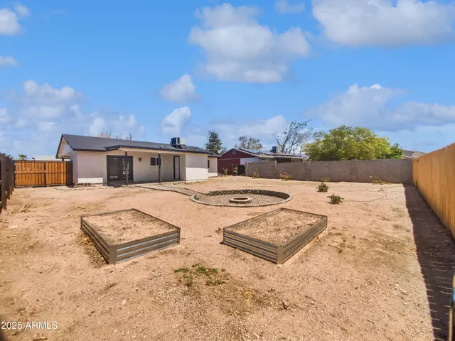 $300,000 | 261 West 21st Avenue, Apache Junction, AZ 85120