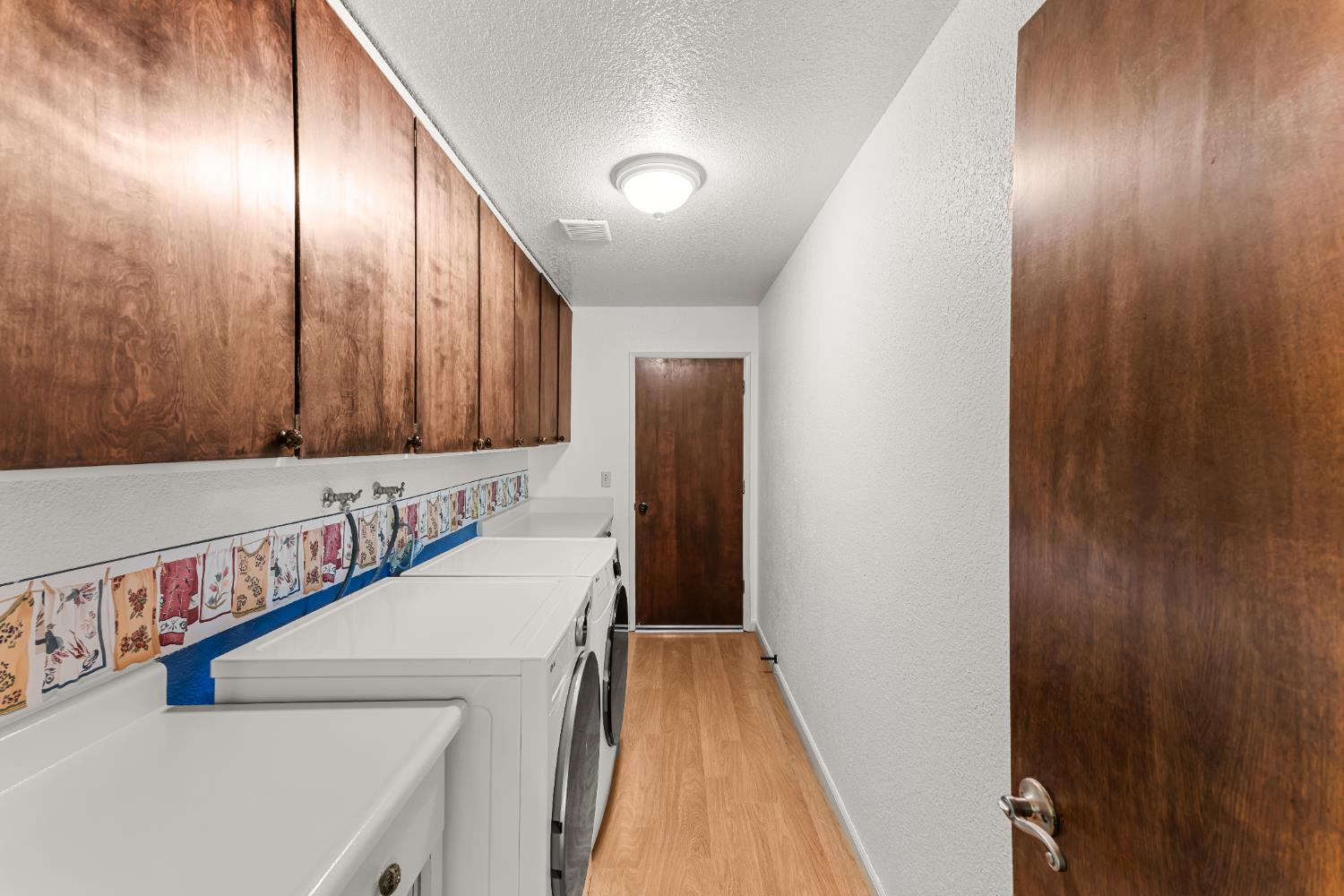 3395 Meadow Way Rocklin, CA 95677 - Photo 26 of 35 a bathroom with a sink and a mirror