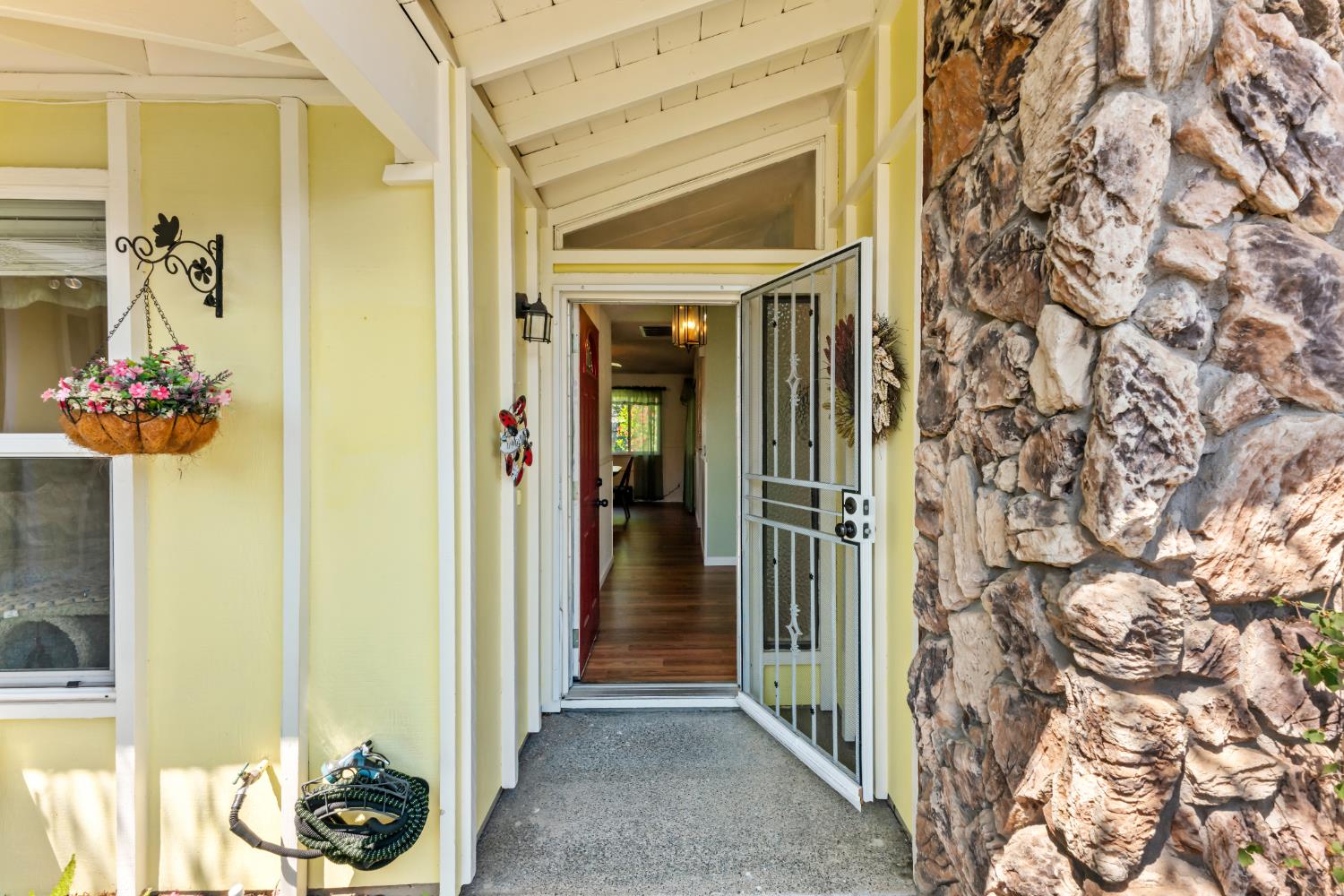 3395 Meadow Way Rocklin, CA 95677 - Photo 30 of 35 a view of a hallway with a flower pot