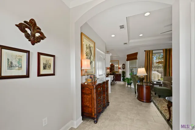 $315,000 | 7111 Village Charmant Drive, Unit 11, Baton Rouge, LA 70809