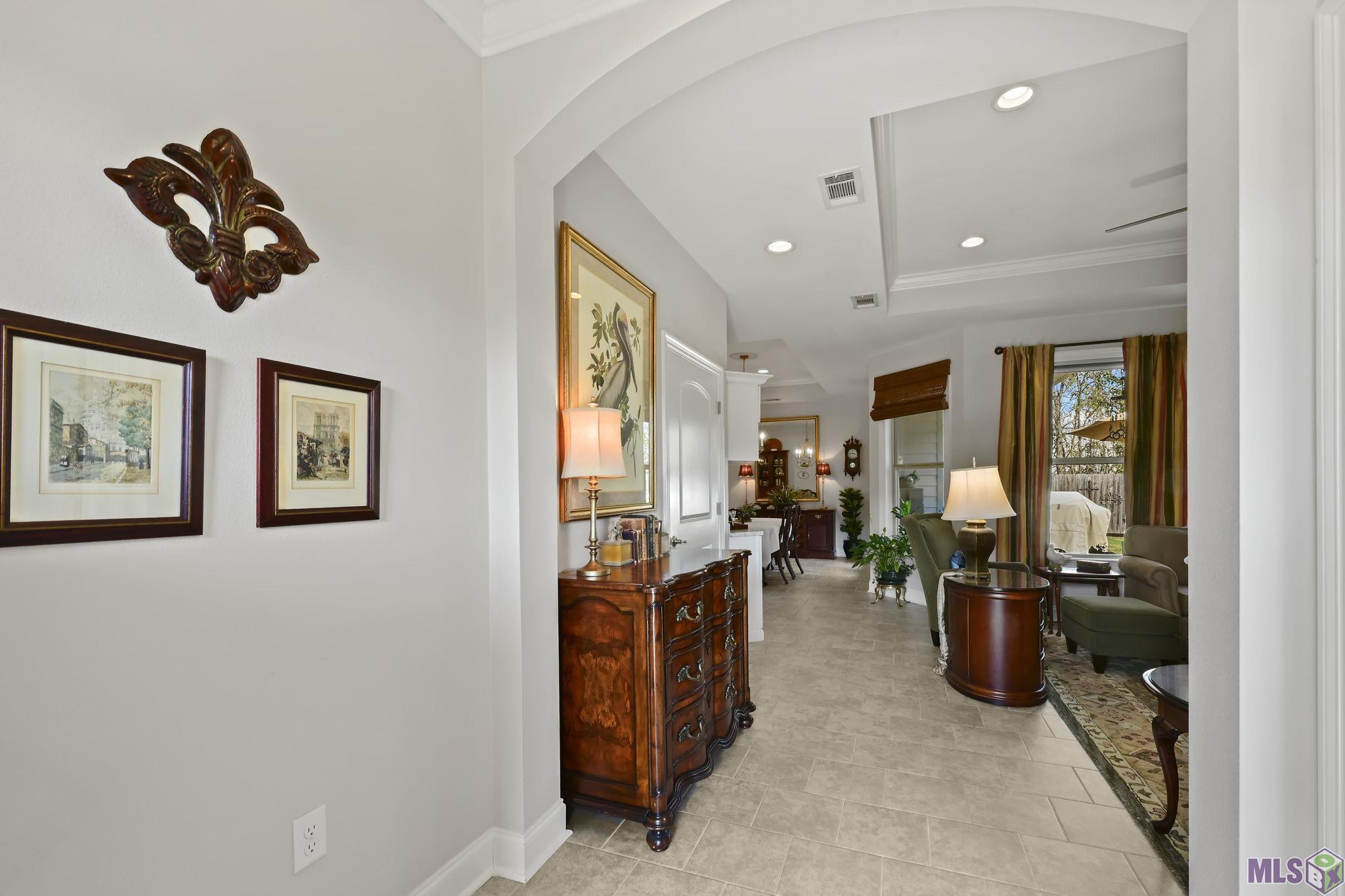 7111 Village Charmant Drive, Unit 11 Baton Rouge, LA 70809 - Photo 2 of 23