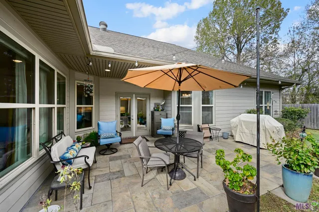 $315,000 | 7111 Village Charmant Drive, Unit 11, Baton Rouge, LA 70809