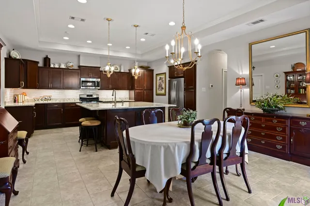 $315,000 | 7111 Village Charmant Drive, Unit 11, Baton Rouge, LA 70809