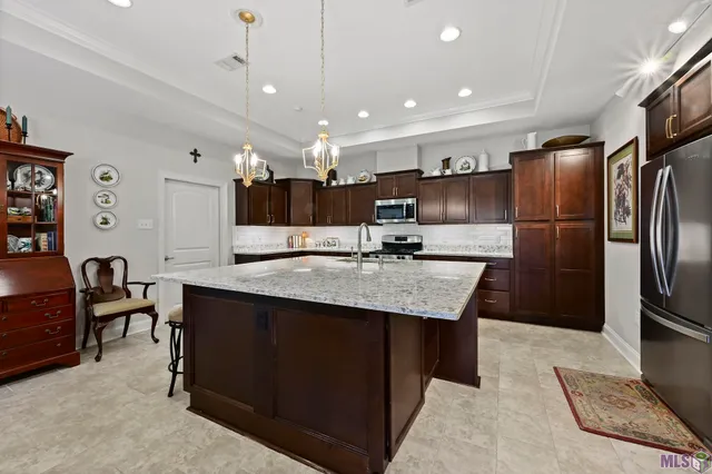 $315,000 | 7111 Village Charmant Drive, Unit 11, Baton Rouge, LA 70809