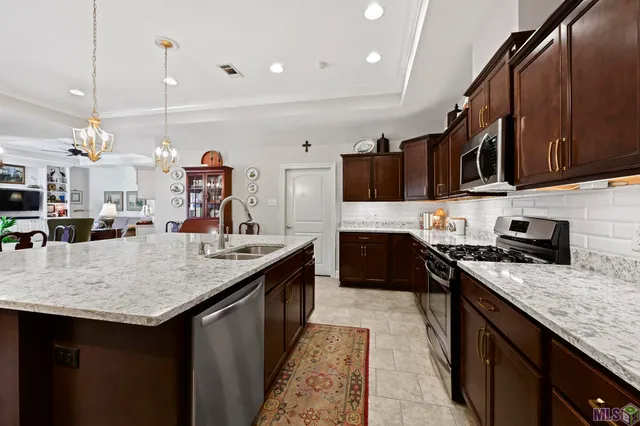 $315,000 | 7111 Village Charmant Drive, Unit 11, Baton Rouge, LA 70809