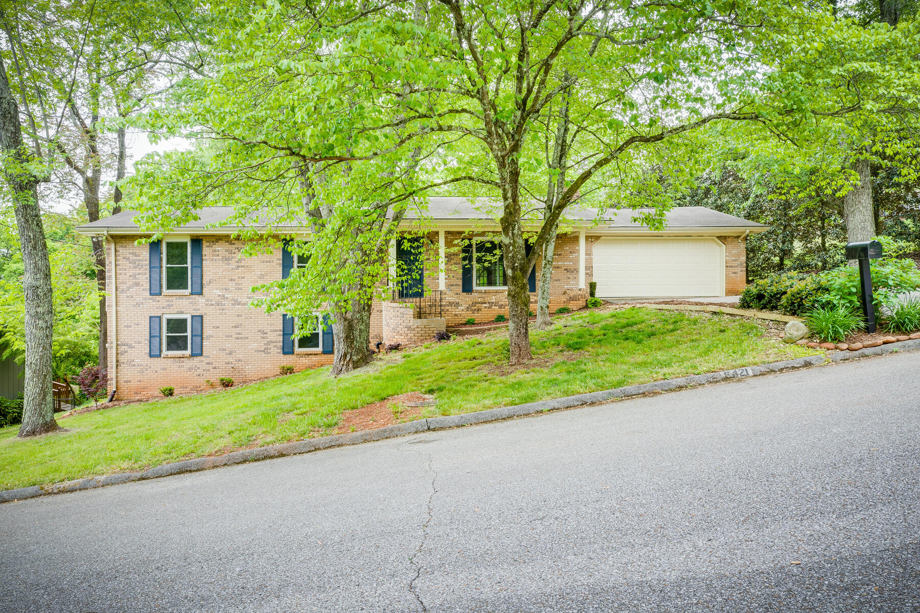 6421 Point Pleasant Road Hixson, TN 37343 - Photo 1 of 53 001