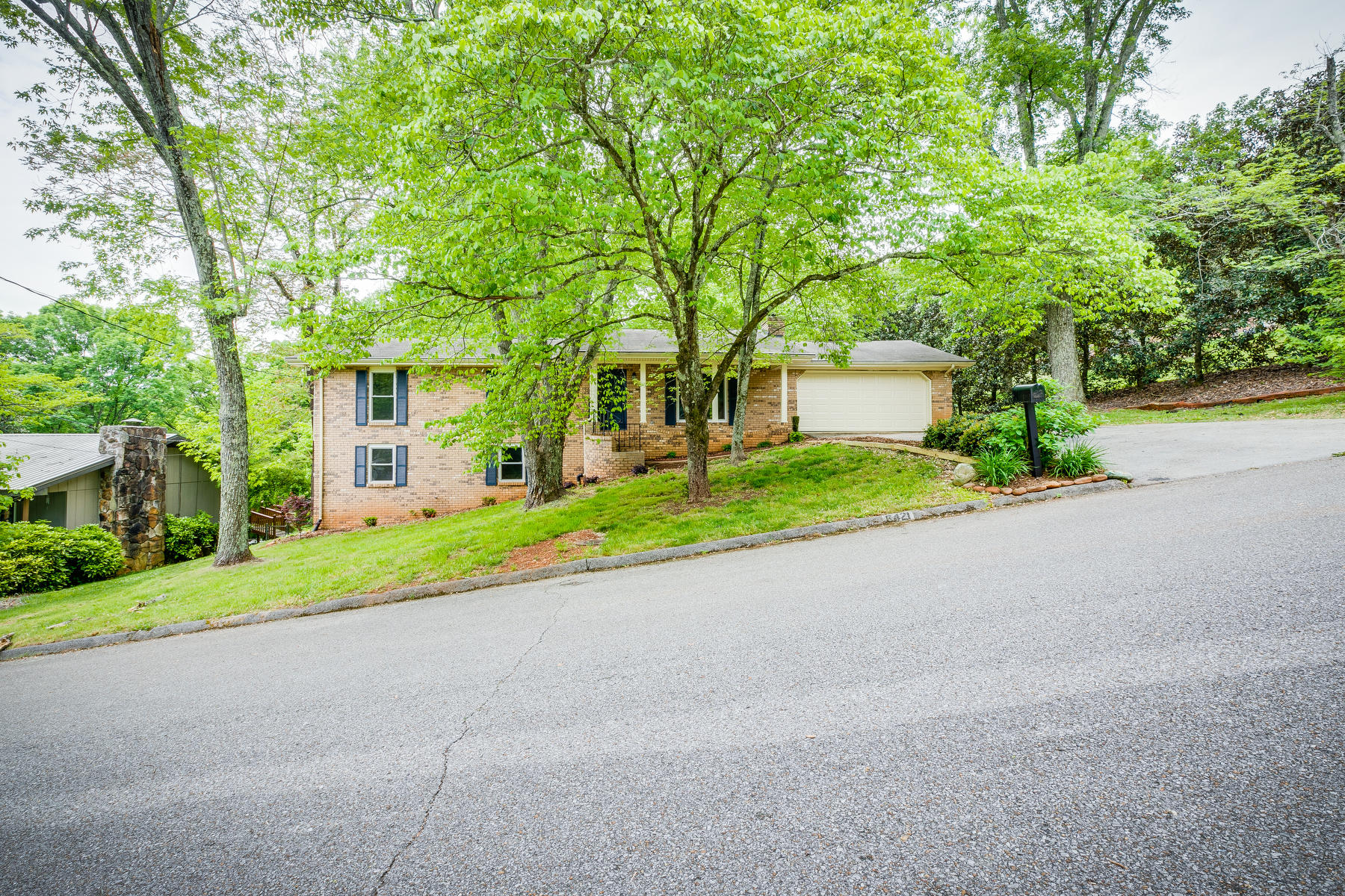 6421 Point Pleasant Road Hixson, TN 37343 - Photo 4 of 53 002