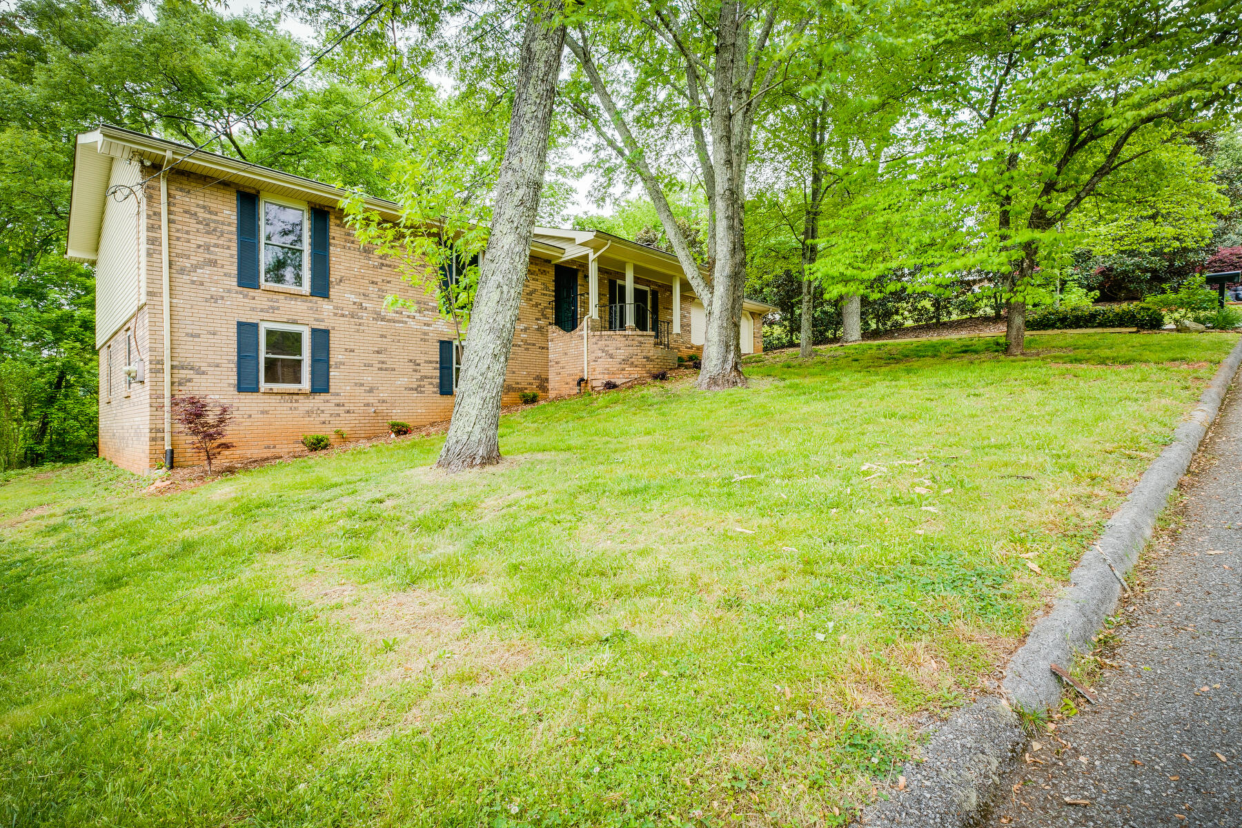 6421 Point Pleasant Road Hixson, TN 37343 - Photo 5 of 53 003