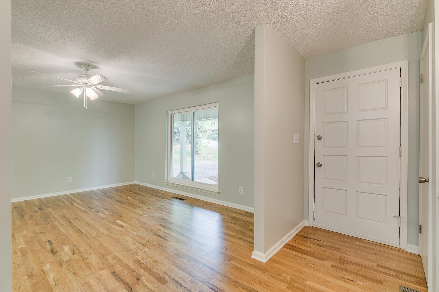 6421 Point Pleasant Road Hixson, TN 37343 - Photo 10 of 53 008