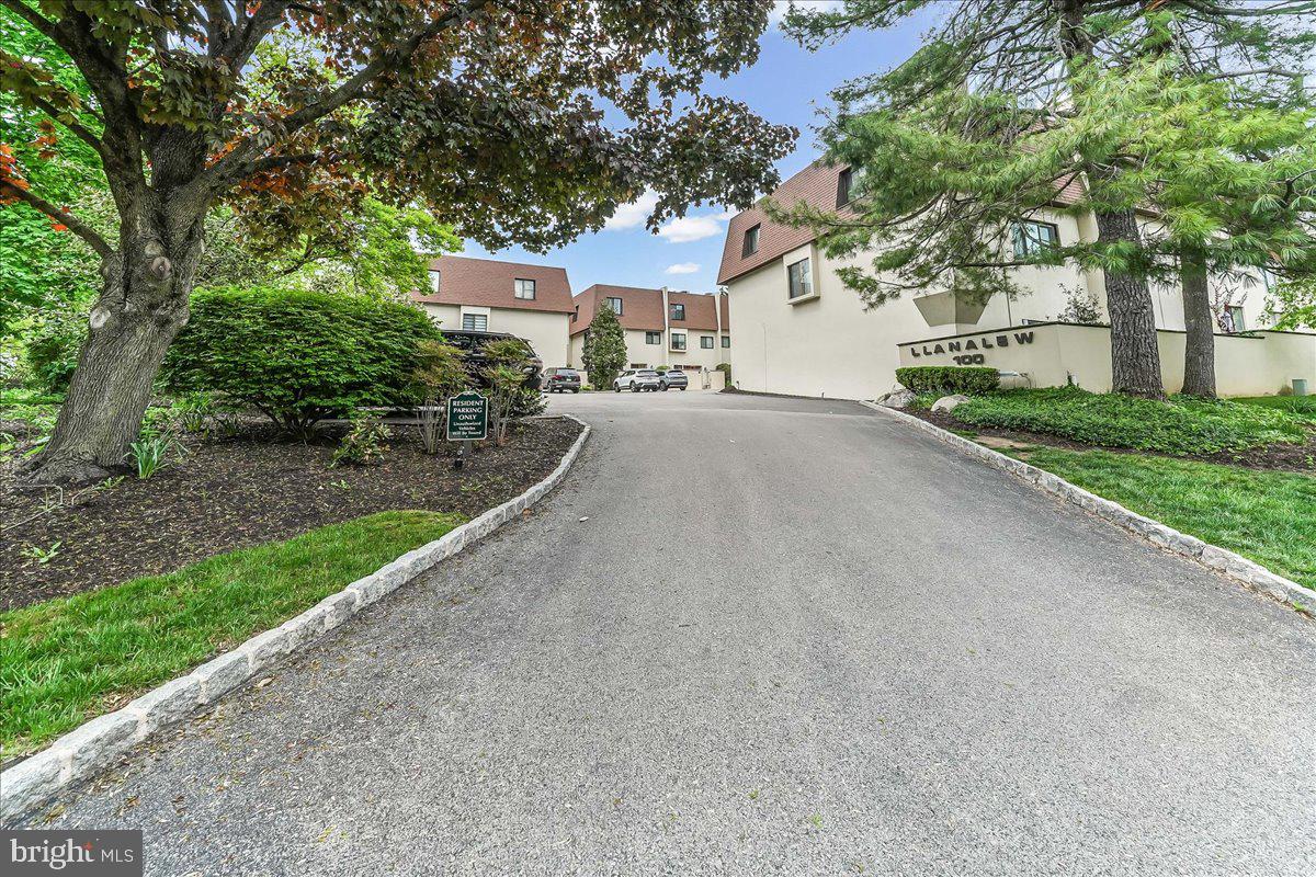 100 Llanalew Road, Unit 3C Haverford, PA 19041 - Photo 1 of 33 Entrance