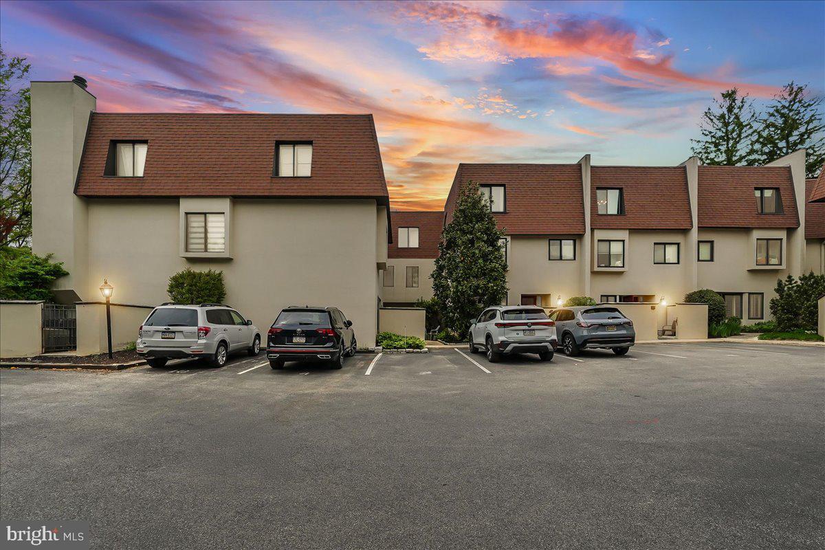 100 Llanalew Road, Unit 3C Haverford, PA 19041 - Photo 29 of 33 Night View