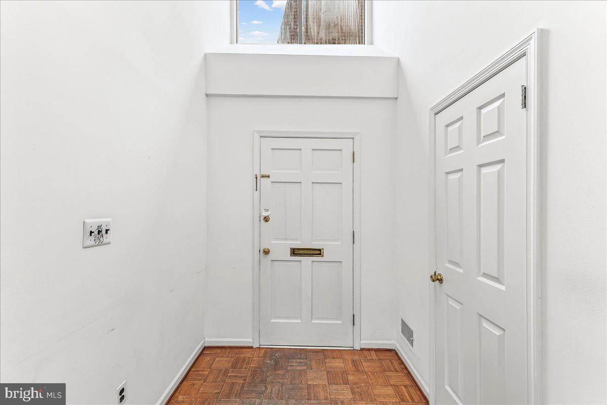 100 Llanalew Road, Unit 3C Haverford, PA 19041 - Photo 5 of 33 Hallway