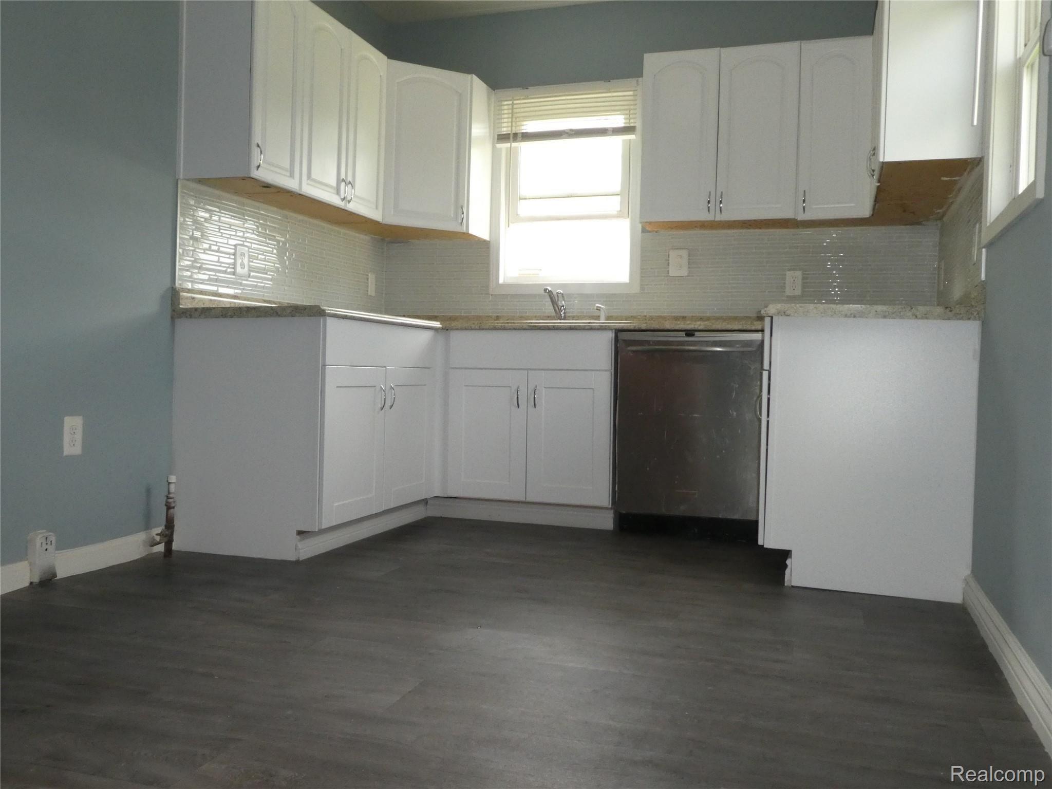 83 Forest Street River Rouge, MI 48218 - Photo 7 of 8 P1010730.JPG